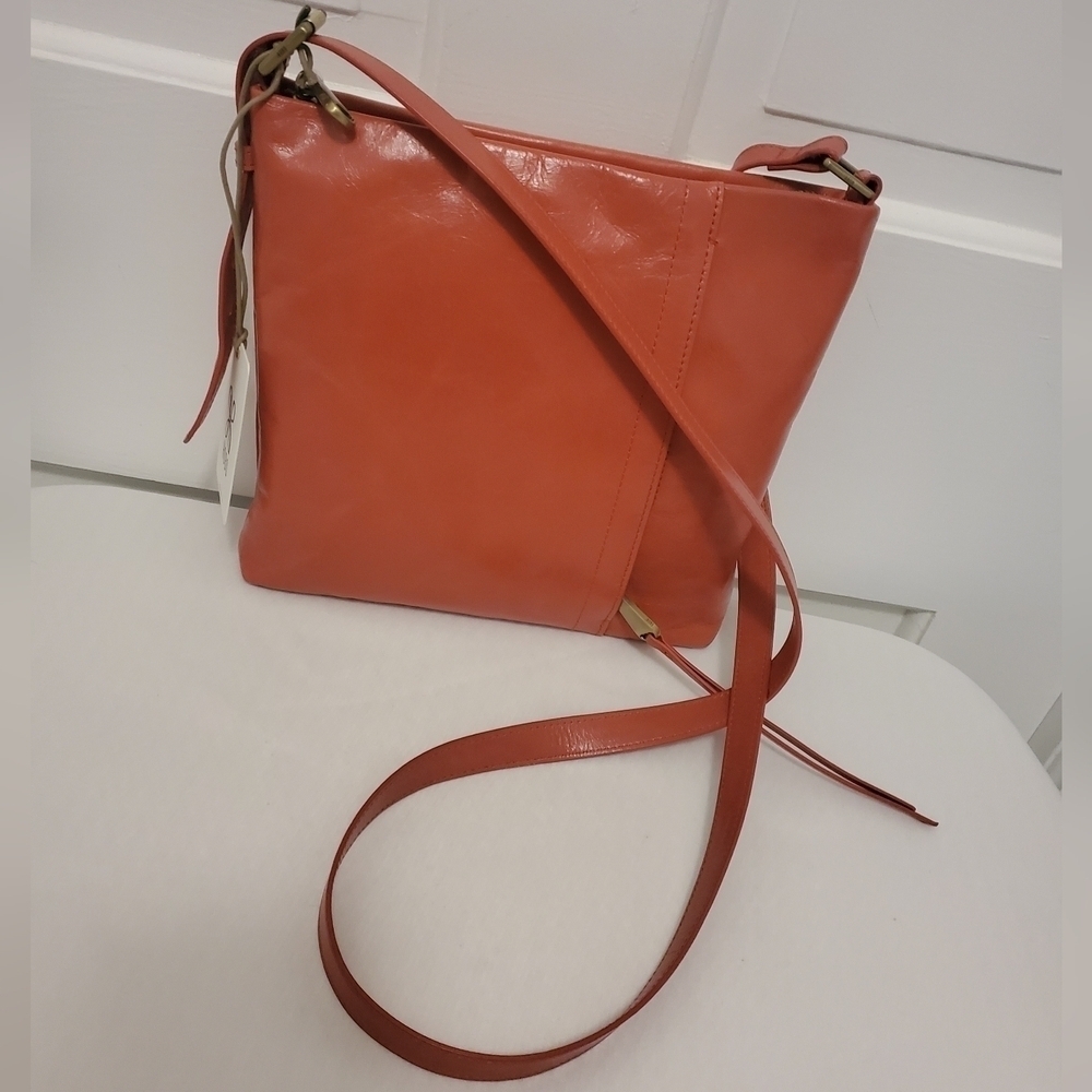 NWT HOBO DRIFTER "TEA ROSE" IN COLOR LEATHER CROSSBODY RET. $188.00